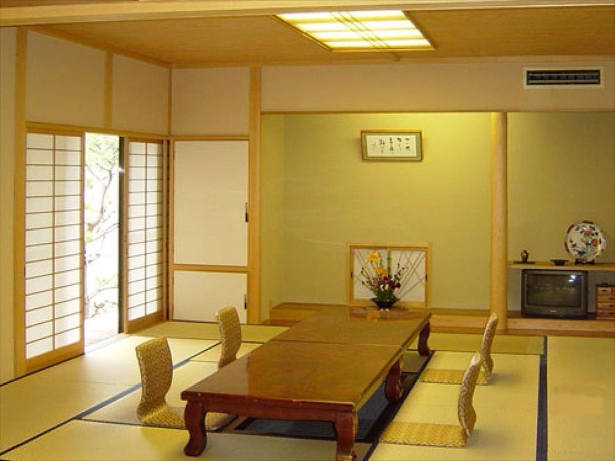 Rokugatsu-No-Mori Auberge Sano  Exteriör bild